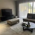 Luxury أذيخي